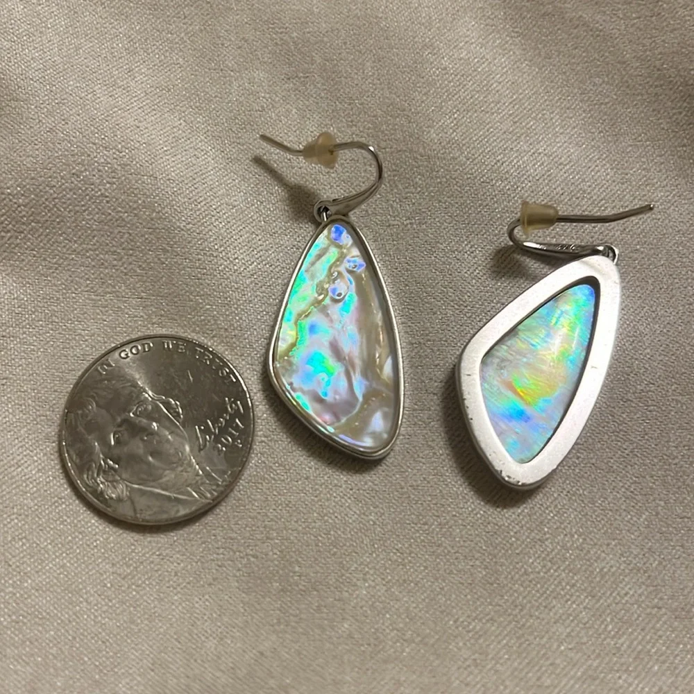 Kendra Scott McKenna earrings - Picture 4 of 5